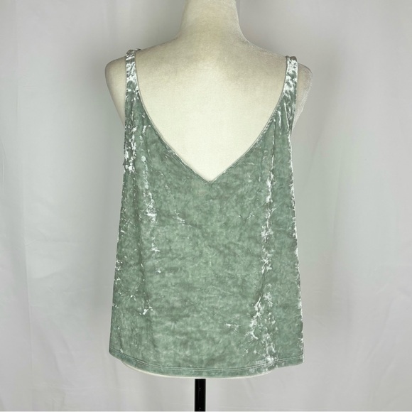 H&M green velvet camisole - Picture 4 of 6